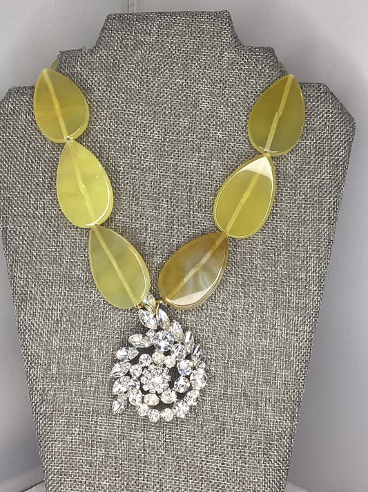 Made yellow jade necklace