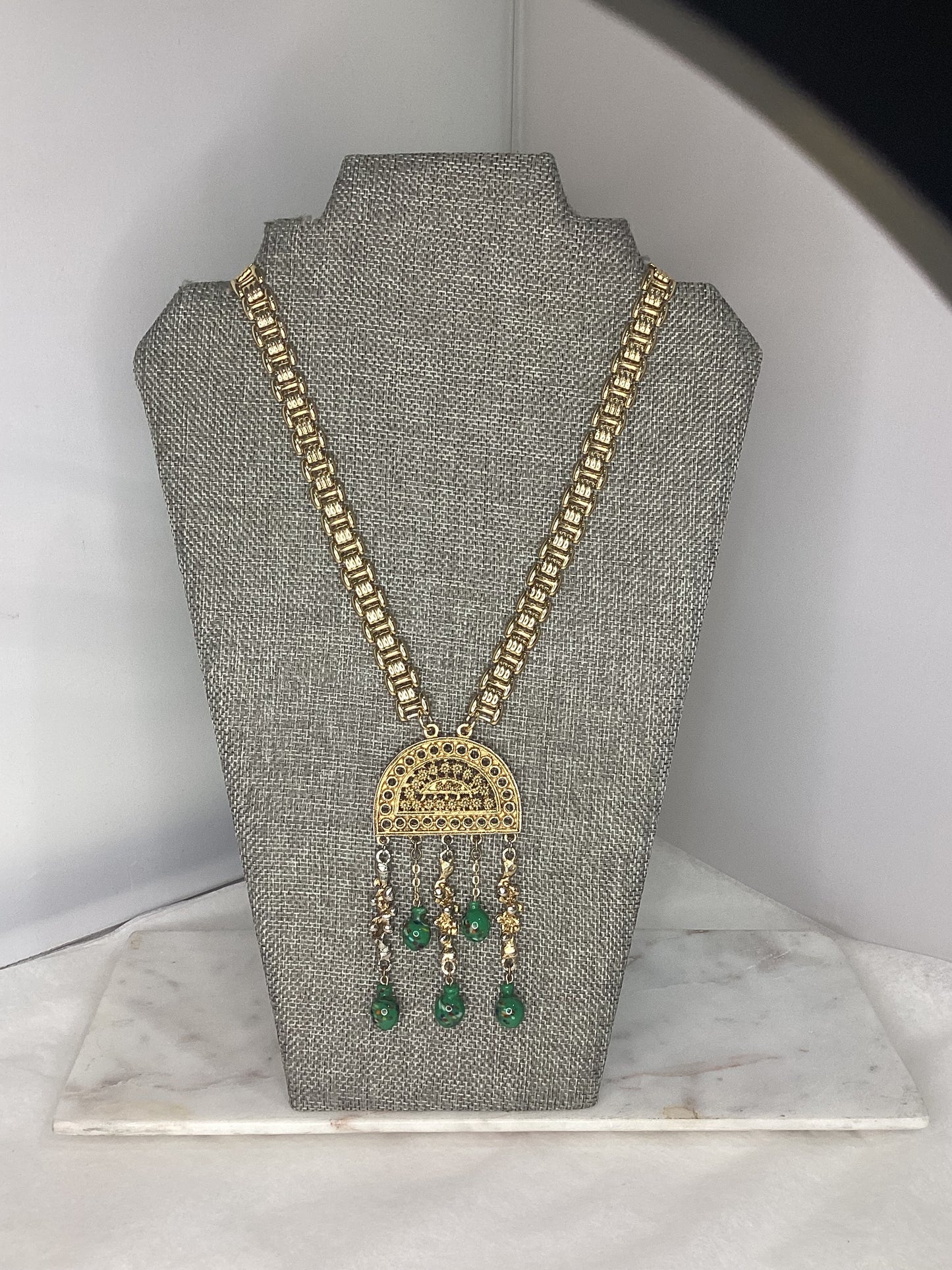 Made- 1970s necklace