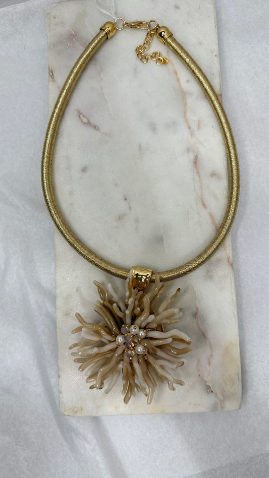 Coral flower collar necklace