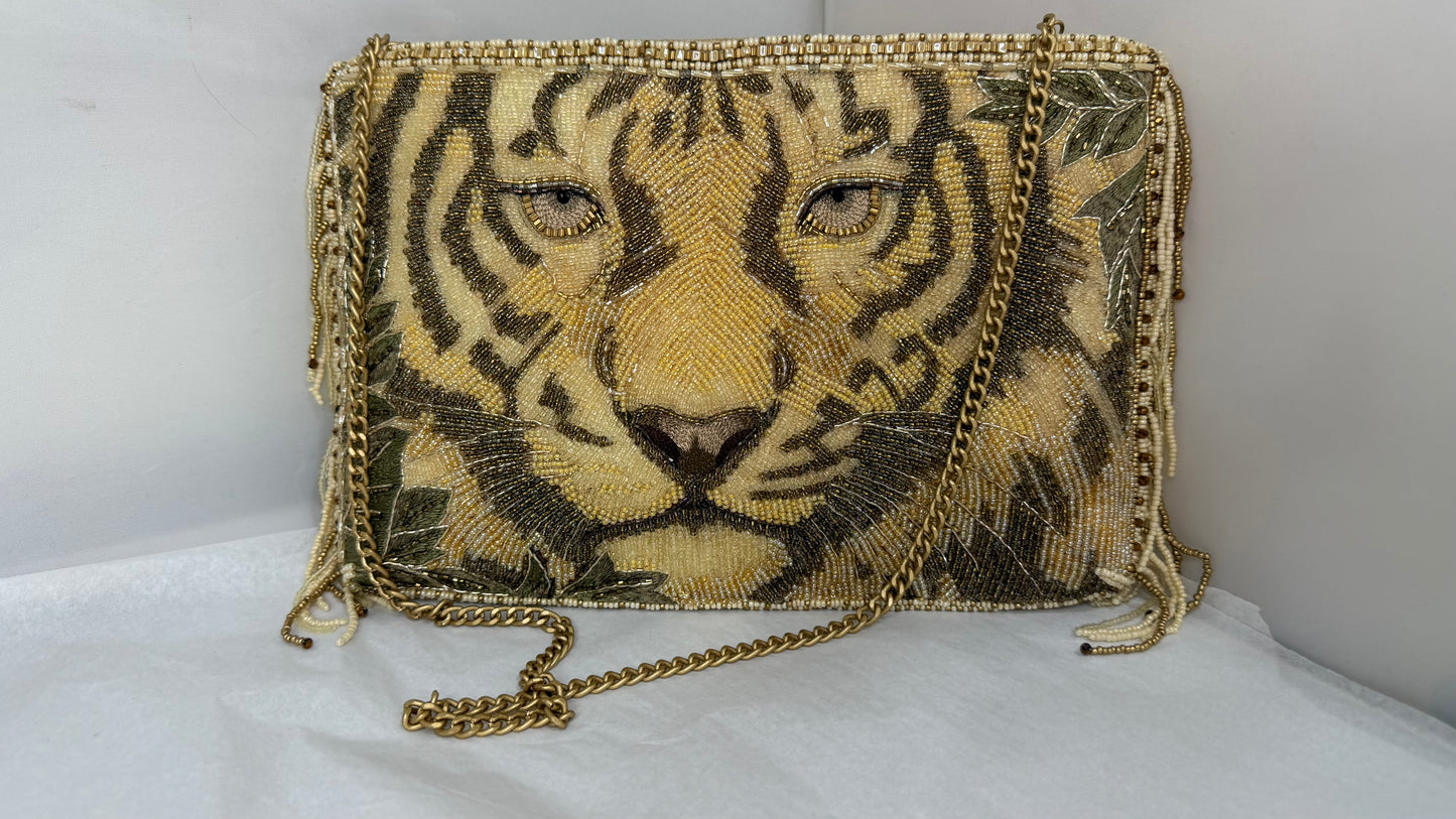 All eyes on me purse