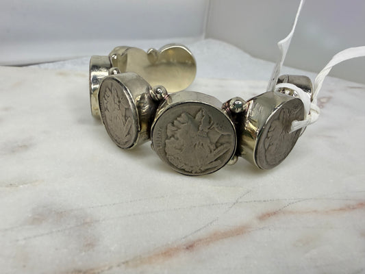 Made nickel bracelet