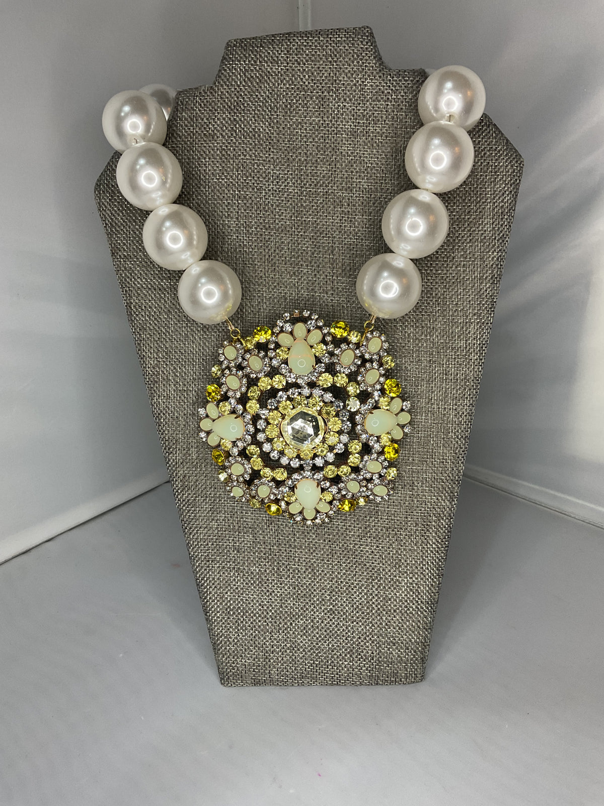 Made big pearl necklace