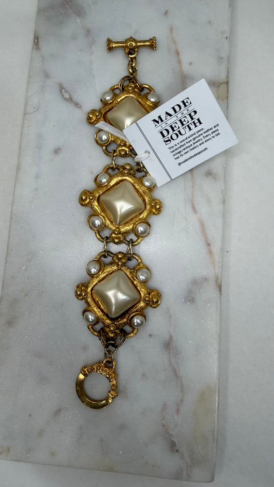 Made- 1970s Pearl bracelet