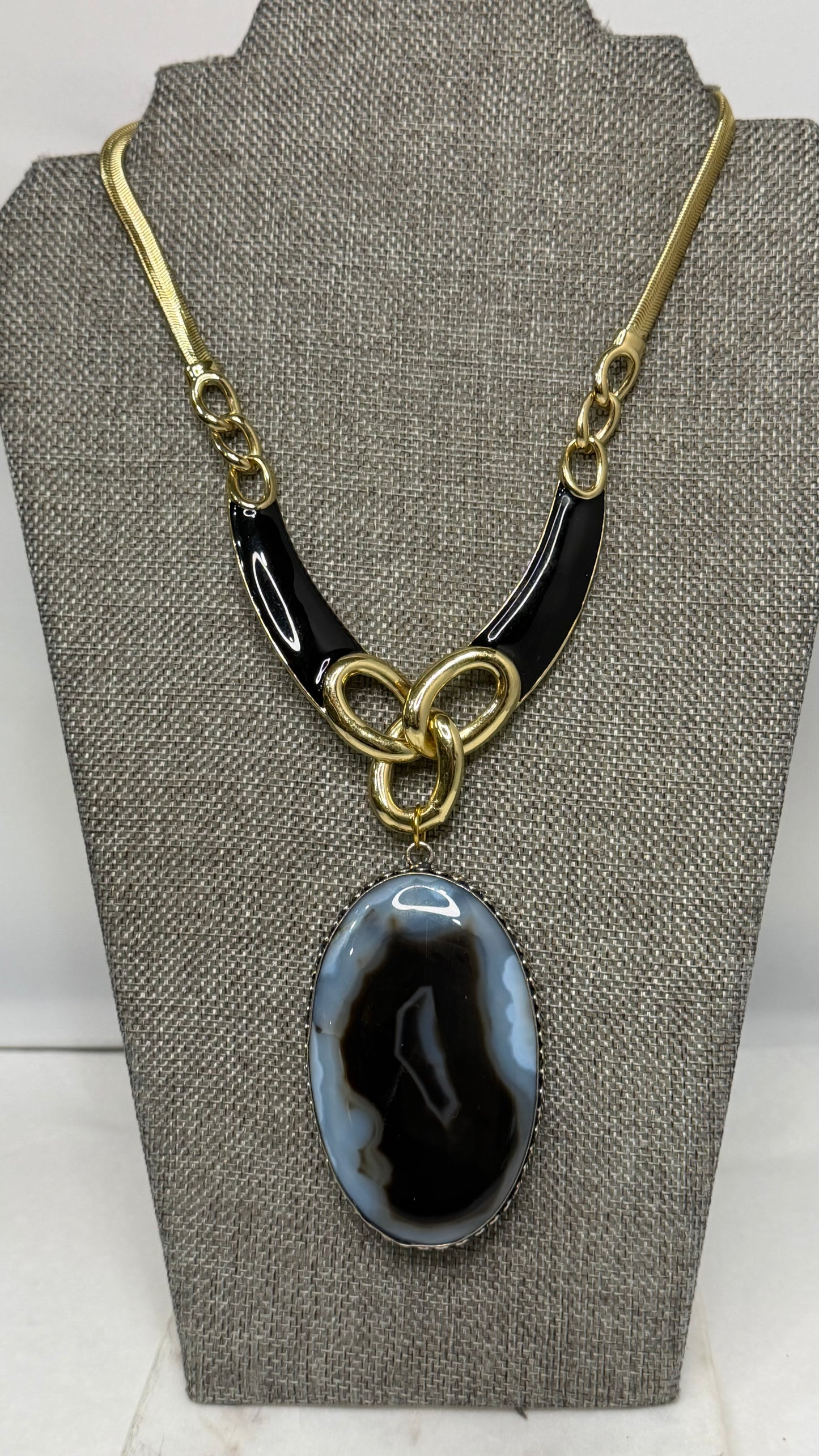 Made- Agate pendant necklace