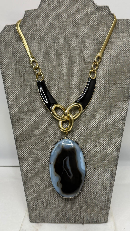 Made- Agate pendant necklace