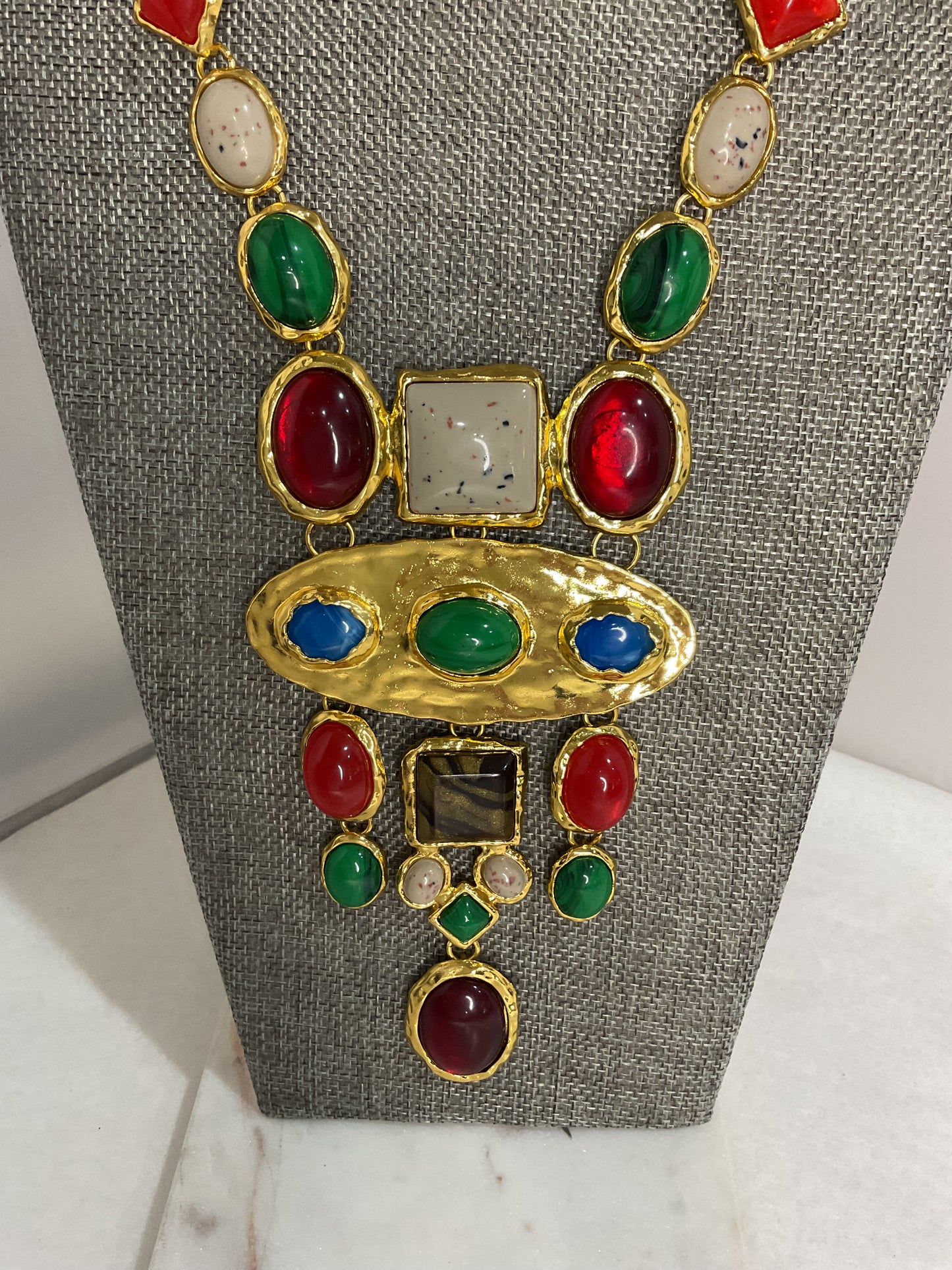 The sally necklace