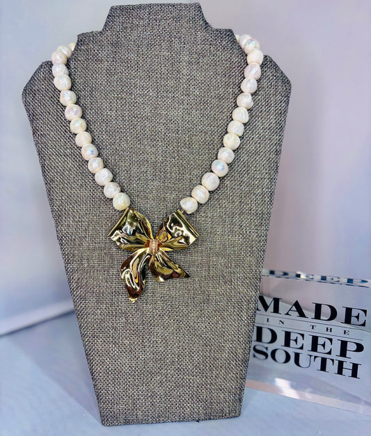 MADE- Baroque Pearl Bow Necklace