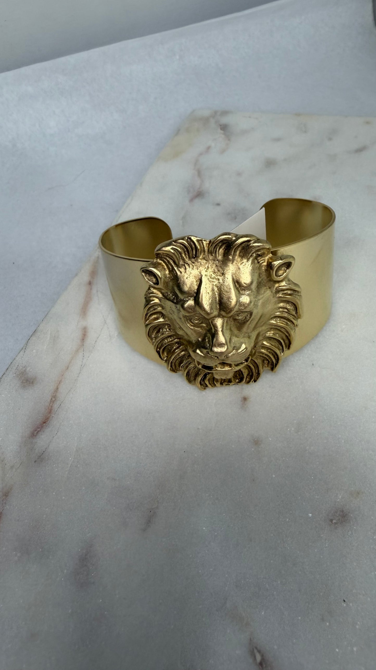 Yochi Lion cuff (Large)