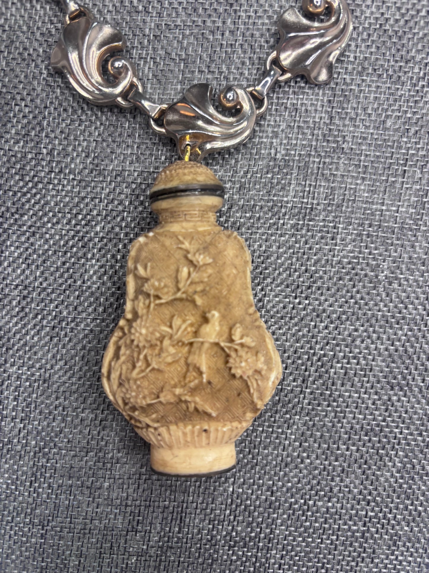 MADE-1940's Snuff Necklace