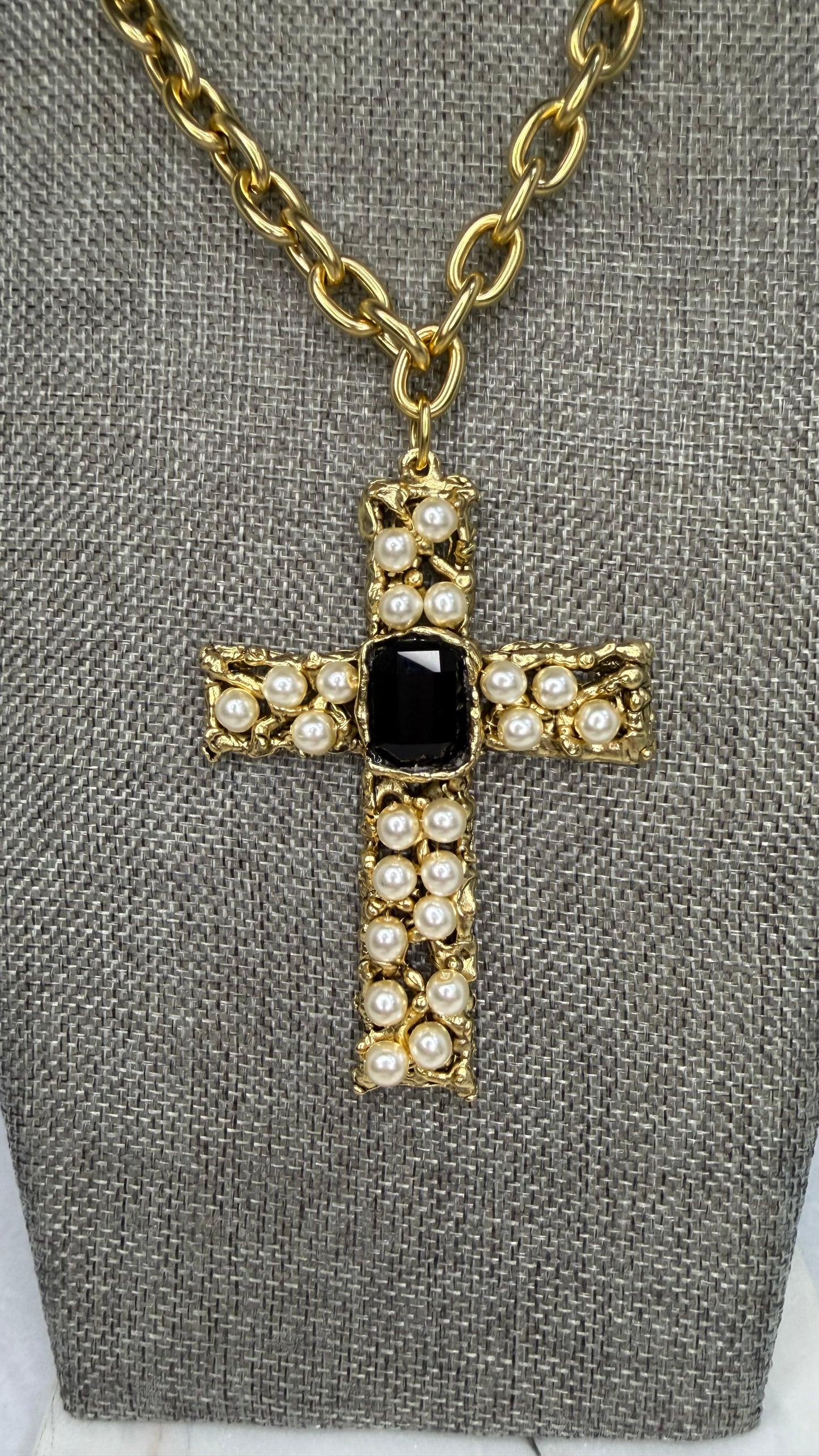 Yochi cross necklace
