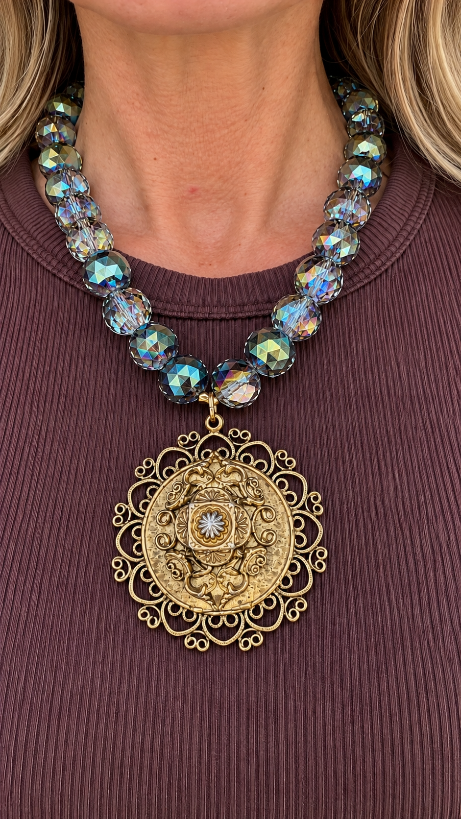Made locket necklace ￼