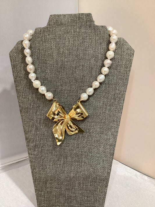 MADE- Bow & Baroque Pearl Necklace