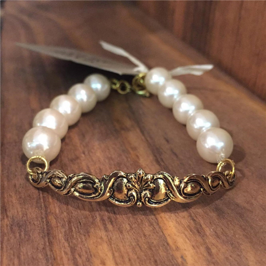 MADE- 1960's Pearl Bracelet