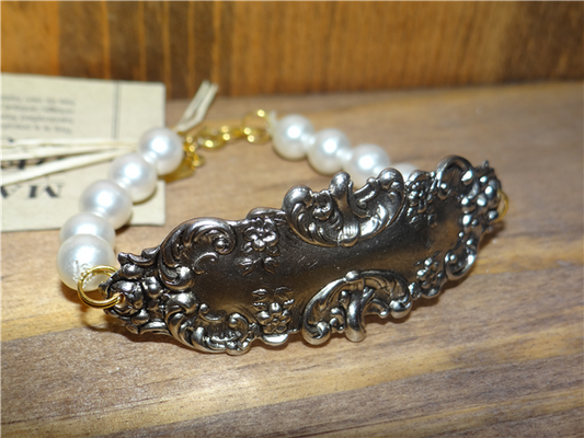 MADE- Pearl Bracelet with Silver