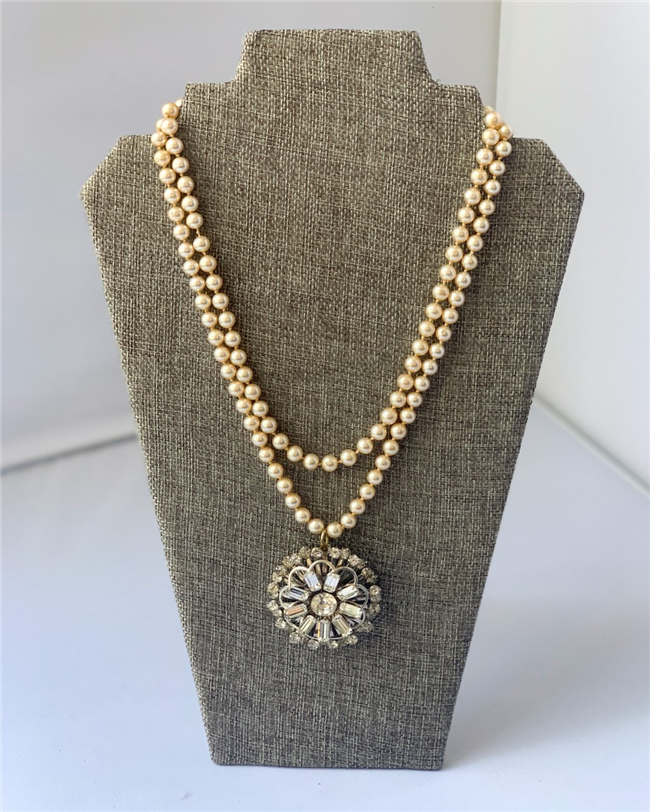 MADE- Pearl Necklace with Crystal Brooch