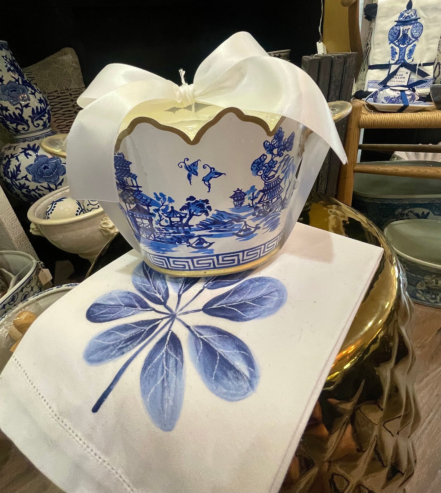 Large Chinoiserie Cache Pot Candle