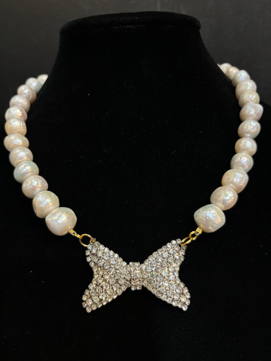 MADE - Bow Pearl Necklace