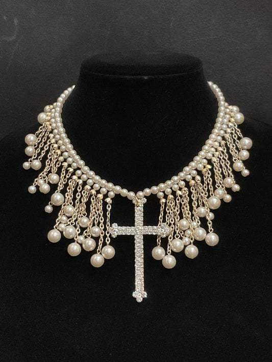 MADE - Cross Pearl Necklace