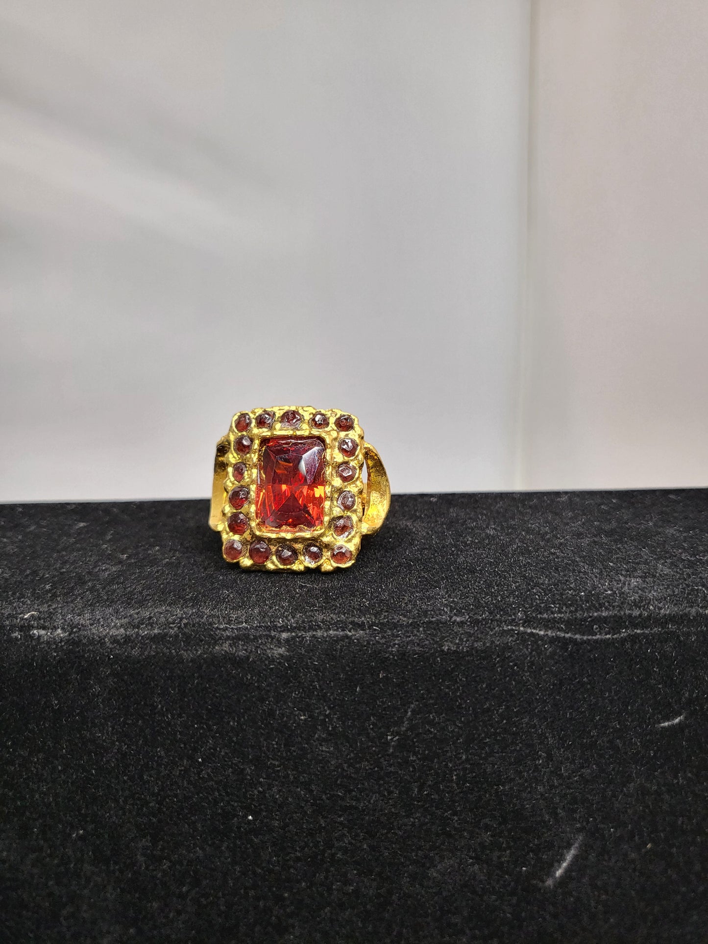 MADE-Garnet Ring