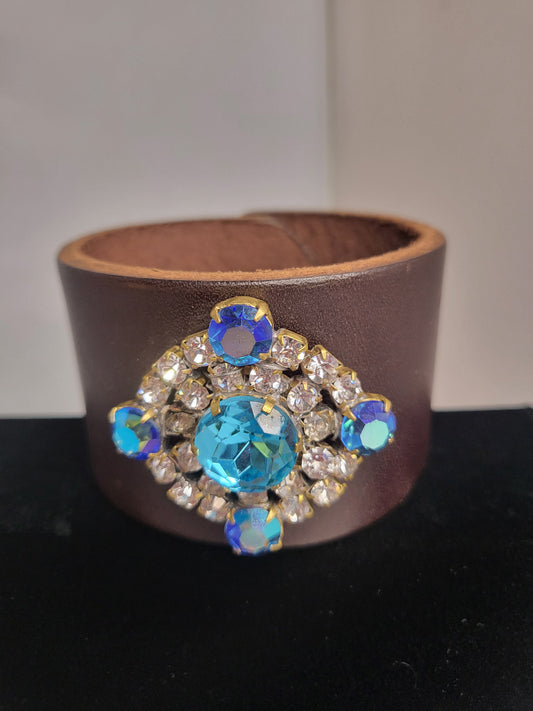 MADE- Czech Cuff